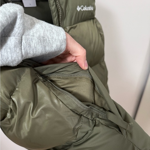 COLUMBIA Women’s Pike Lake Insulated Vest with Hoodie in Green - Picture 7 of 12